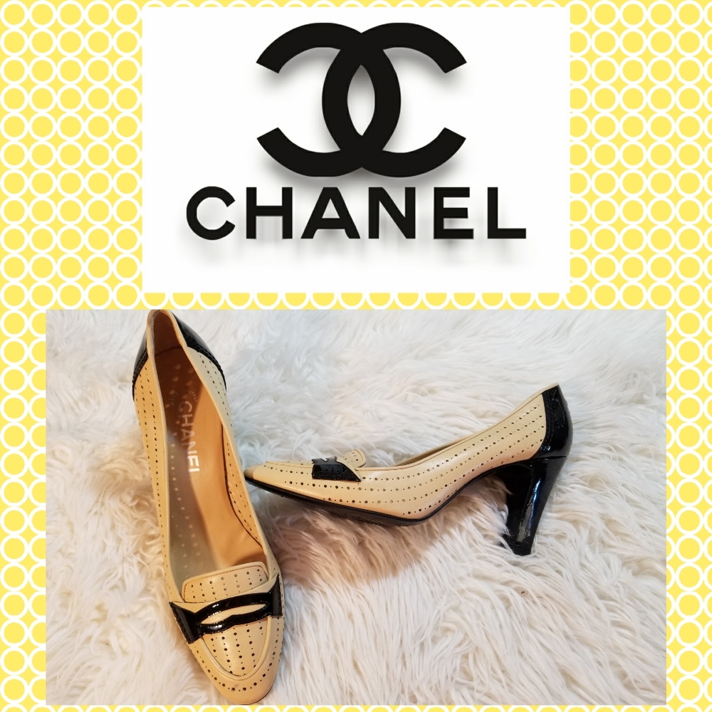 CHANEL LIMITED EDITION TAN/BLACK HEEL